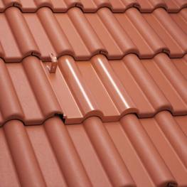 Tetőre szerelhető napelem-modul tartó